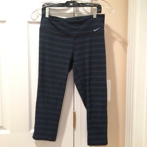 Workout leggings, blue striped